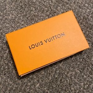 Selling a LV purse!